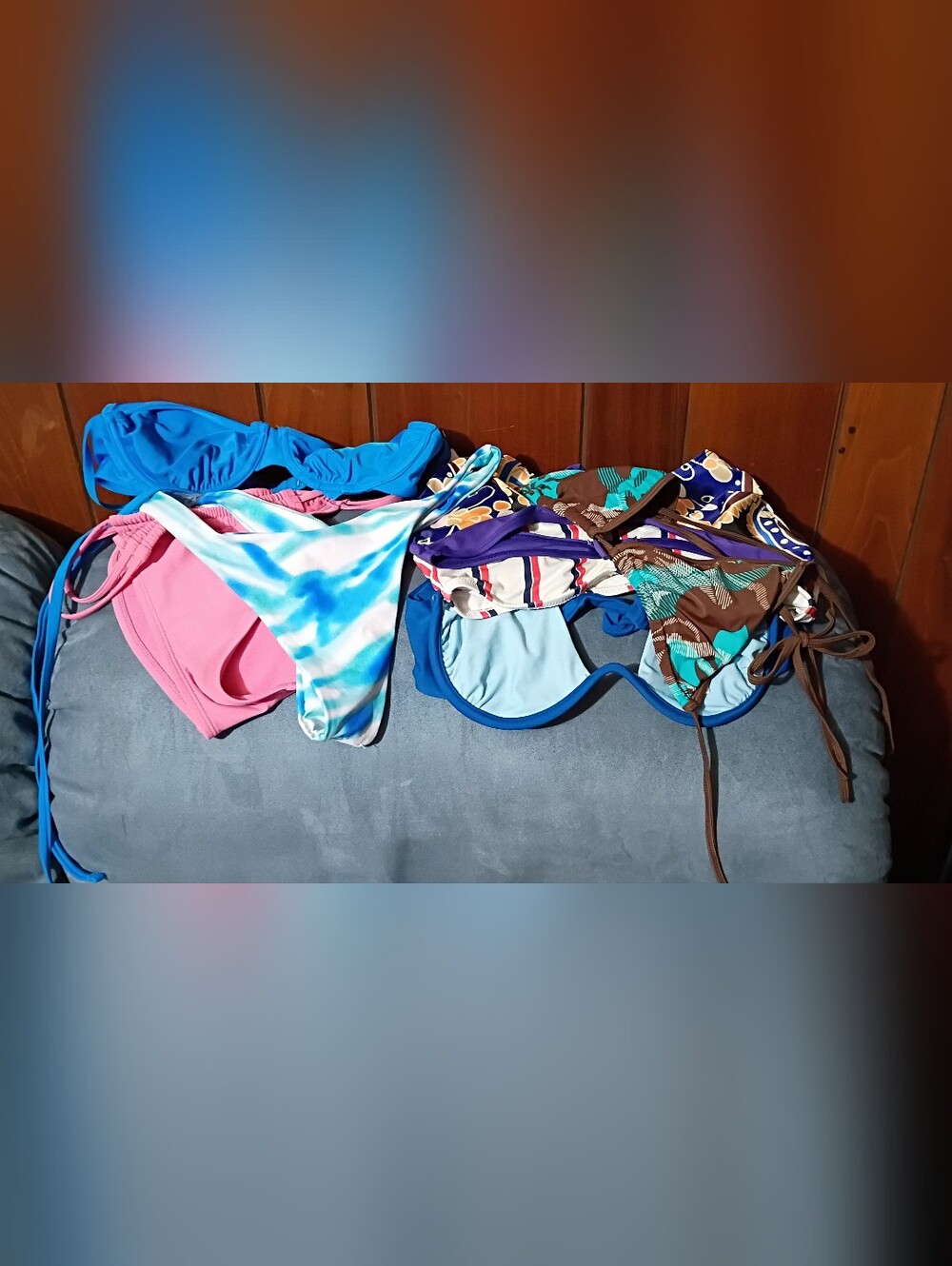 Bundle Of 5 Tops & 2 Bottoms